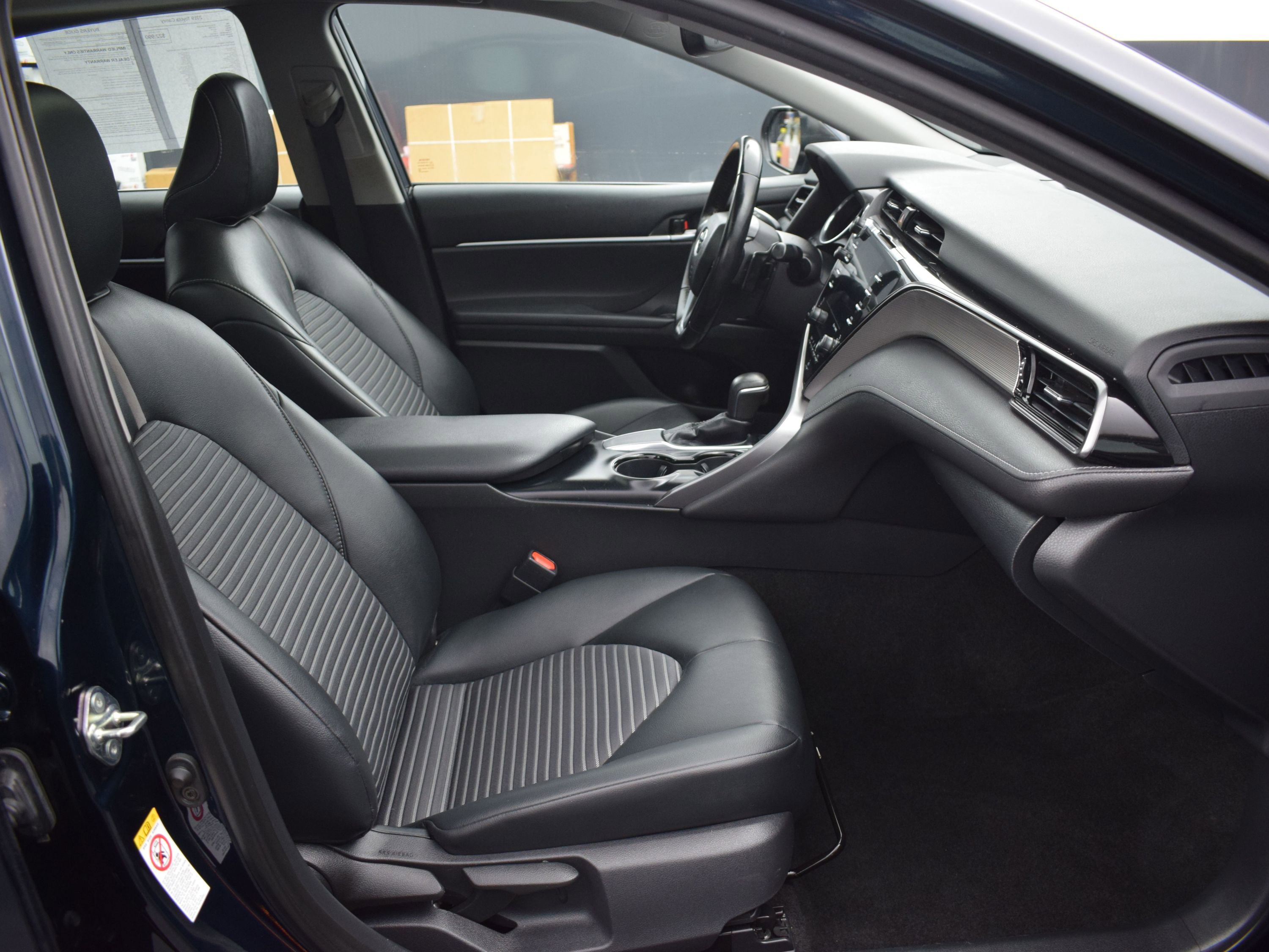 Used 2019 Toyota Camry SE image 10