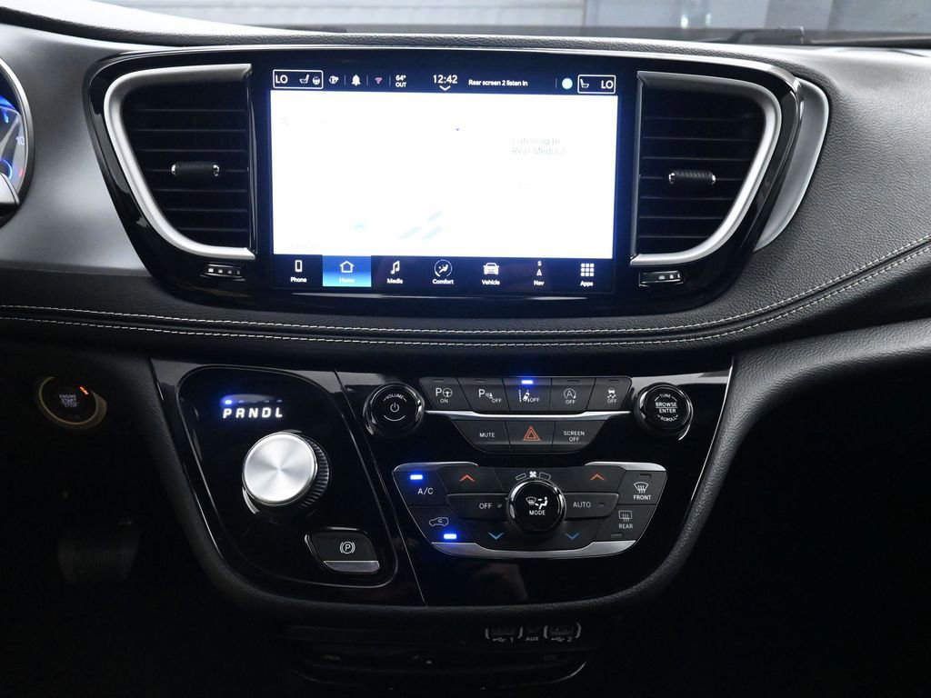 Used 2022 Chrysler Pacifica Touring-L w/ Uconnect Theater Family Group image 31