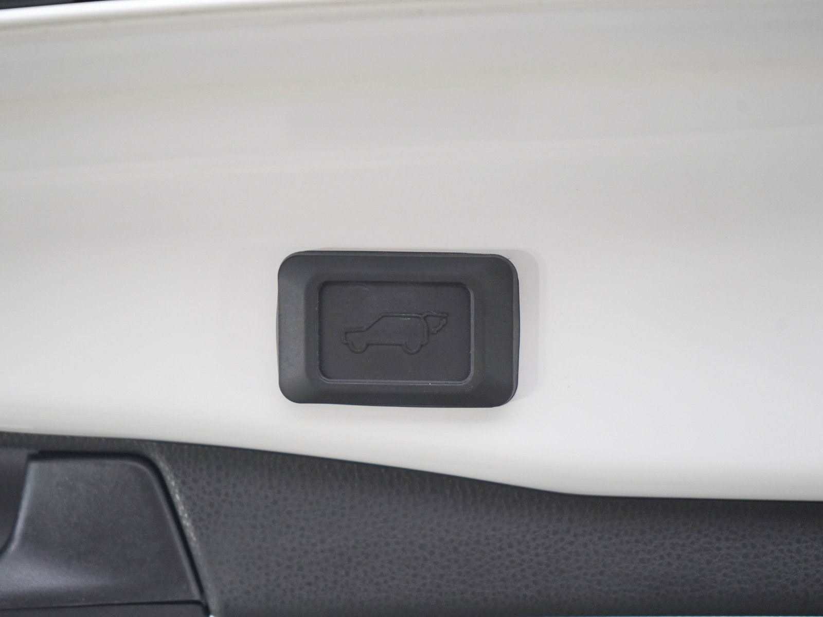 Used 2024 Toyota RAV4 XSE w/ Weather Package AWD/4WD image 17