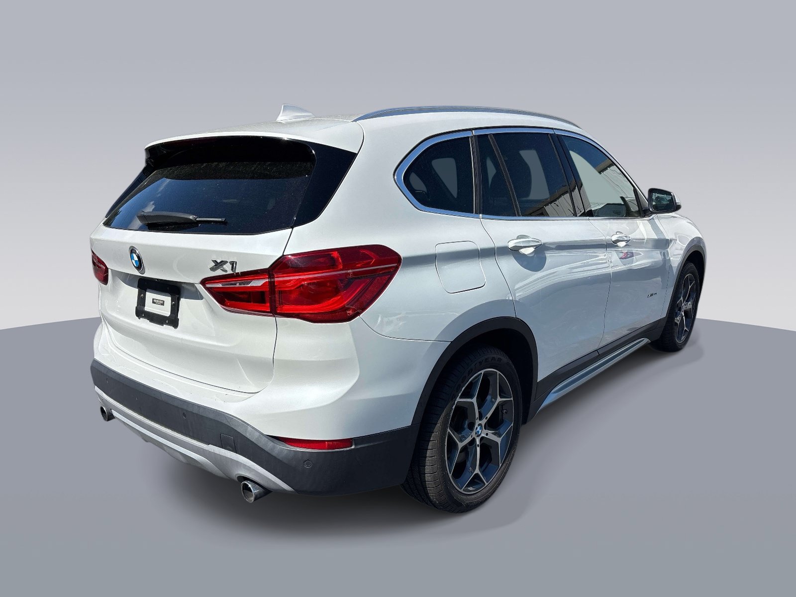 Used 2016 BMW X1 xDrive28i AWD/4WD image 3