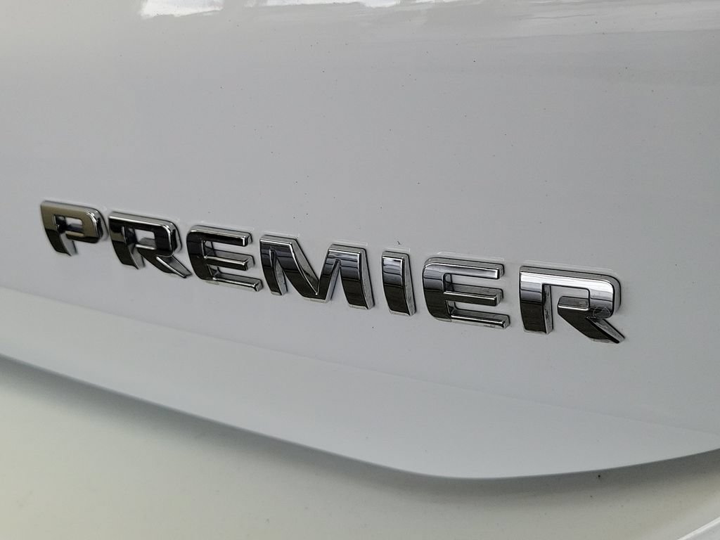 Used 2024 Chevrolet Equinox Premier w/ LPO, Floor Liner Package FWD image 7