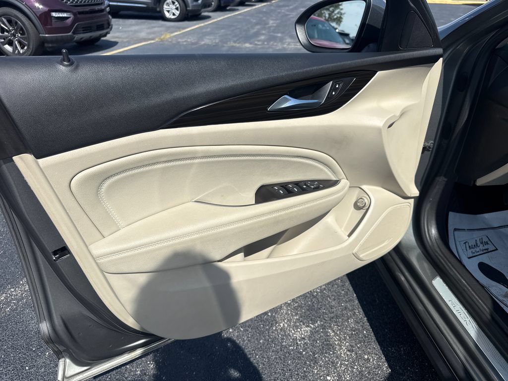 Used 2019 Buick Regal Essence w/ Driver Confidence Package I AWD/4WD image 29