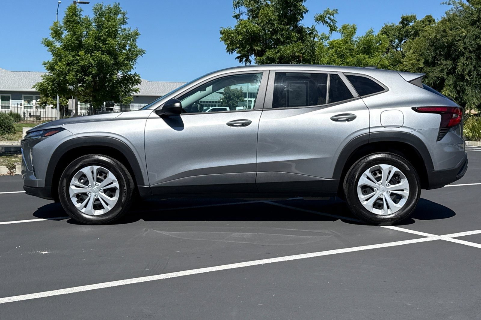 Used 2025 Chevrolet Trax LS FWD image 14