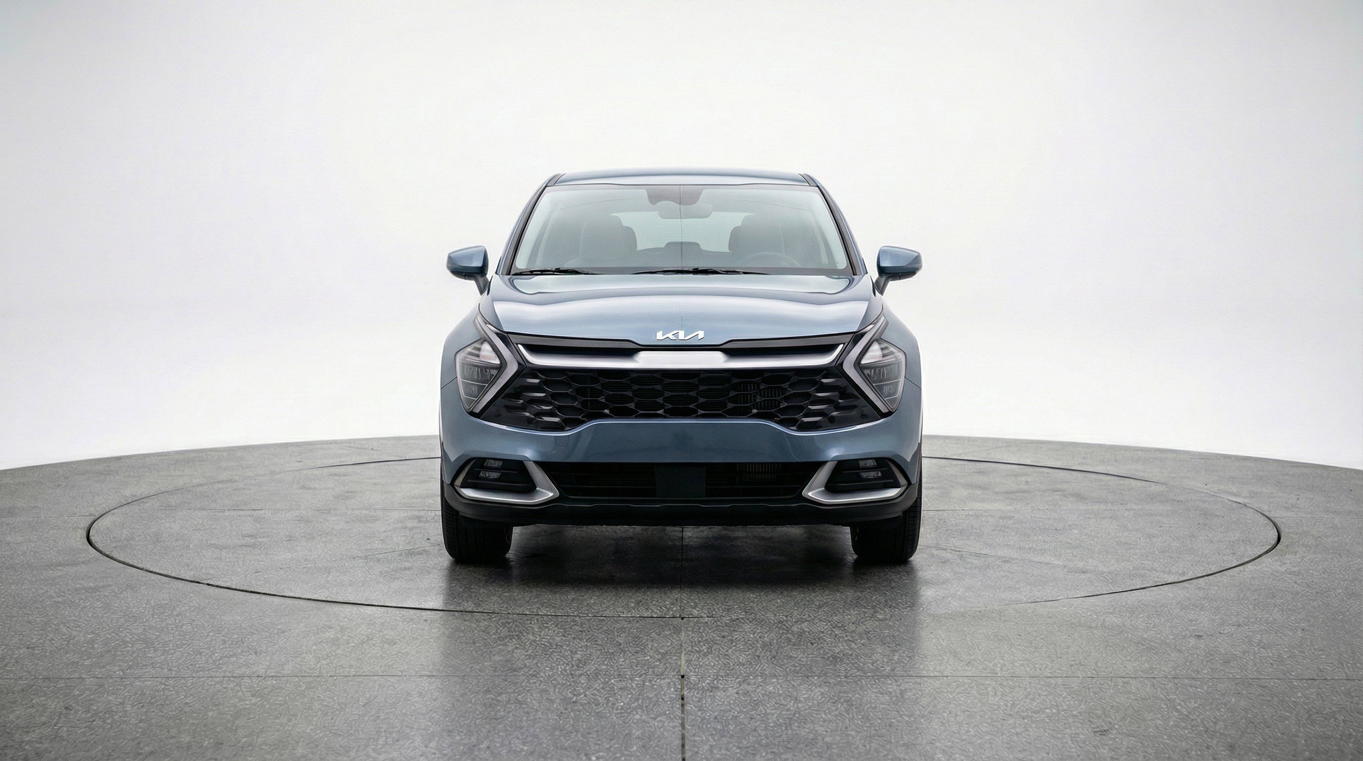 Used 2025 Kia Sportage LX image 2