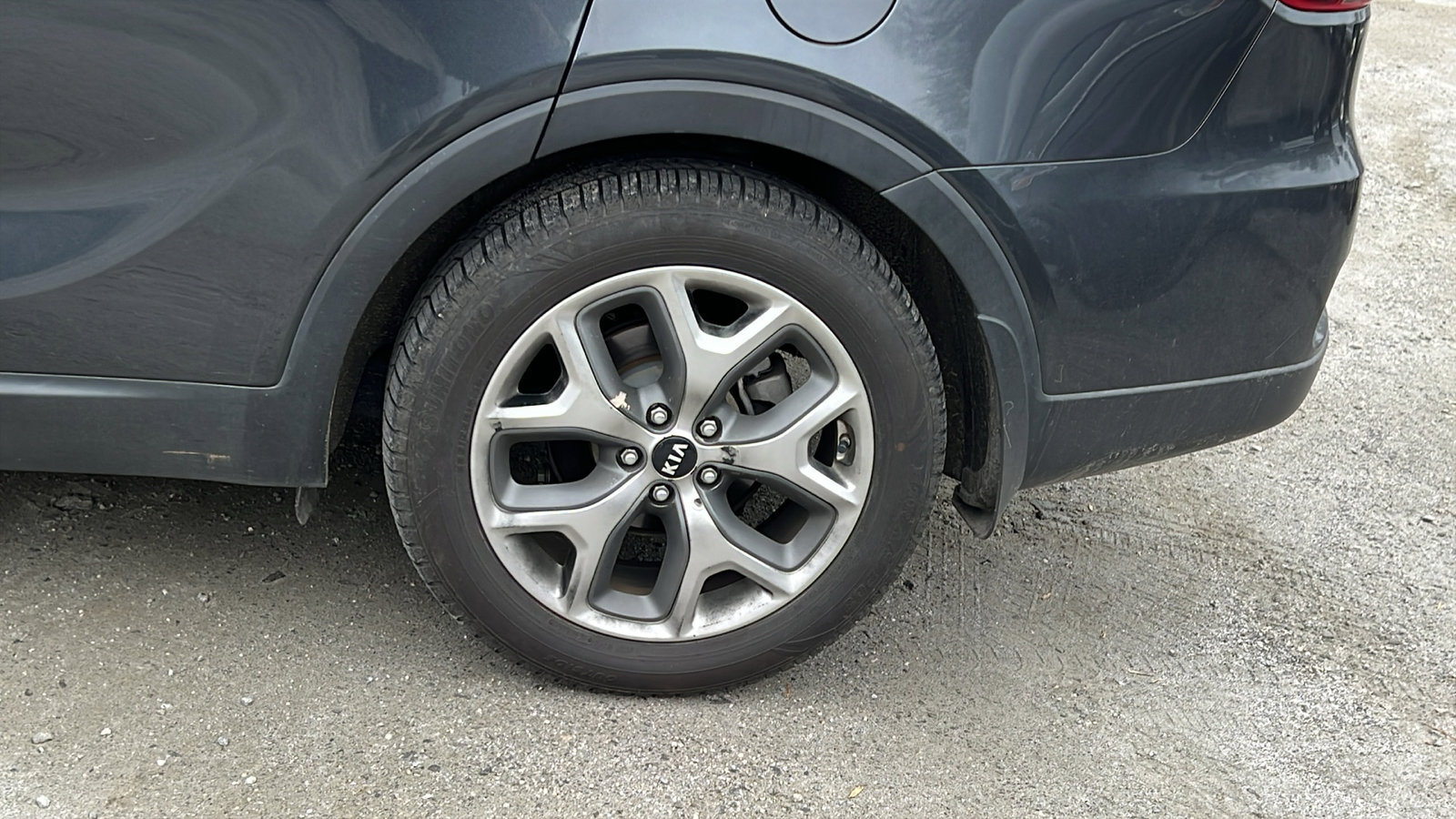 Used 2019 Kia Sorento EX image 12