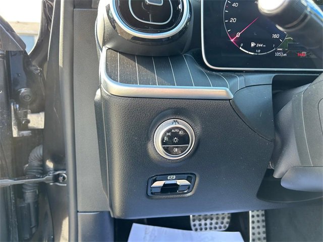 Used 2024 Mercedes-Benz C 300 4MATIC Sedan image 23