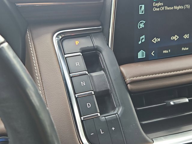 Used 2022 Chevrolet Tahoe High Country AWD/4WD image 11