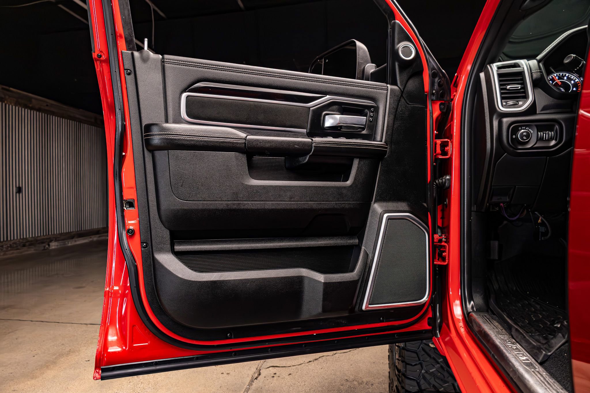 Used 2020 RAM 3500 Laramie AWD/4WD image 28