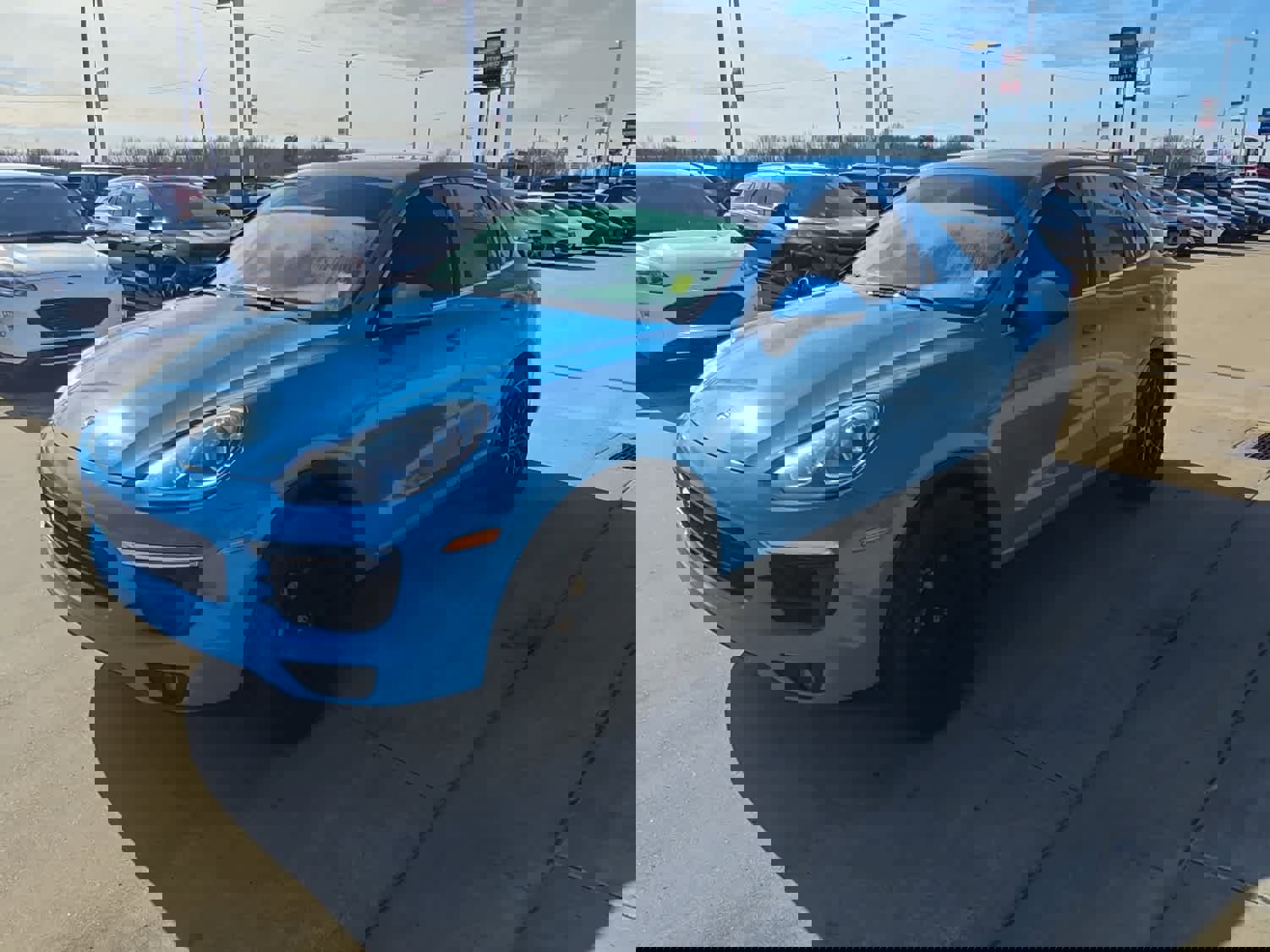 Used 2015 Porsche Cayenne S image 4