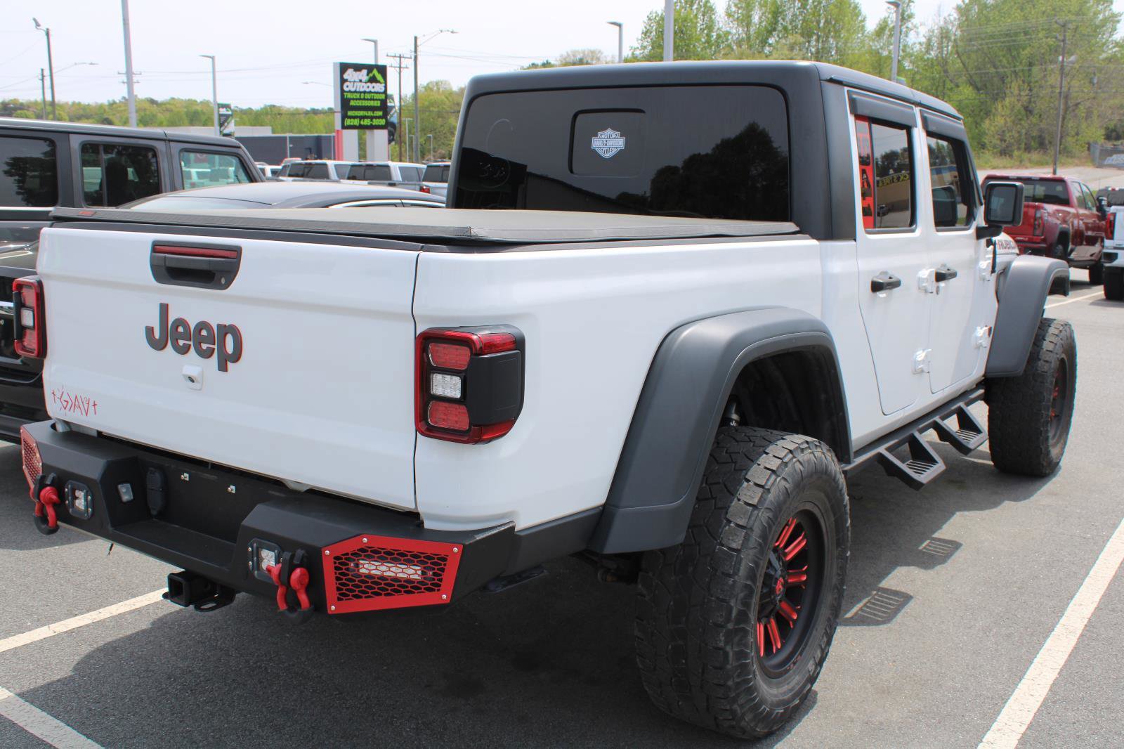 Used 2020 Jeep Gladiator Rubicon AWD/4WD image 4