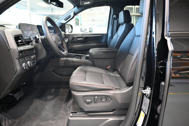 New 2026 Chevrolet Suburban RST w/ RST Capability Package AWD/4WD image 9