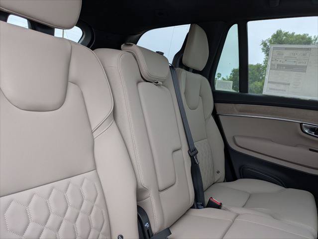 New 2026 Volvo XC90 T8 Plus w/ Protection Package Premier AWD/4WD image 13