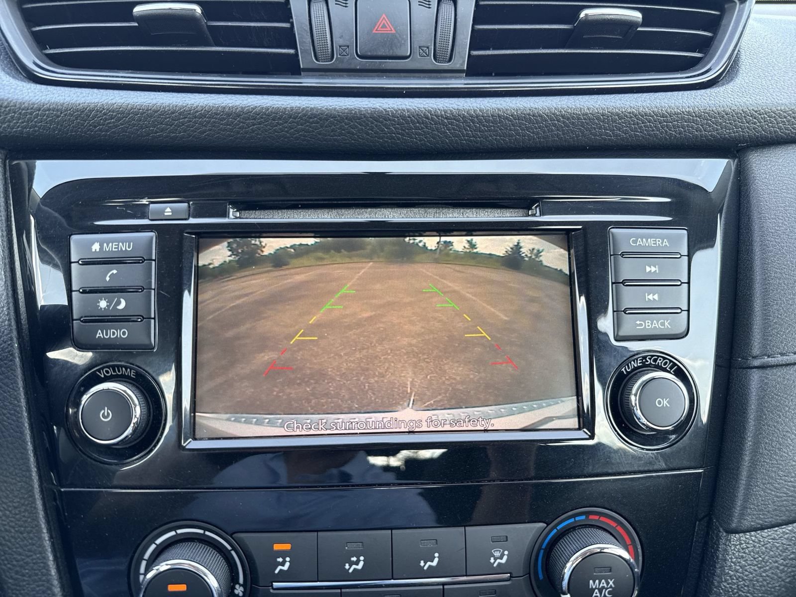 Used 2018 Nissan Rogue S AWD/4WD image 26