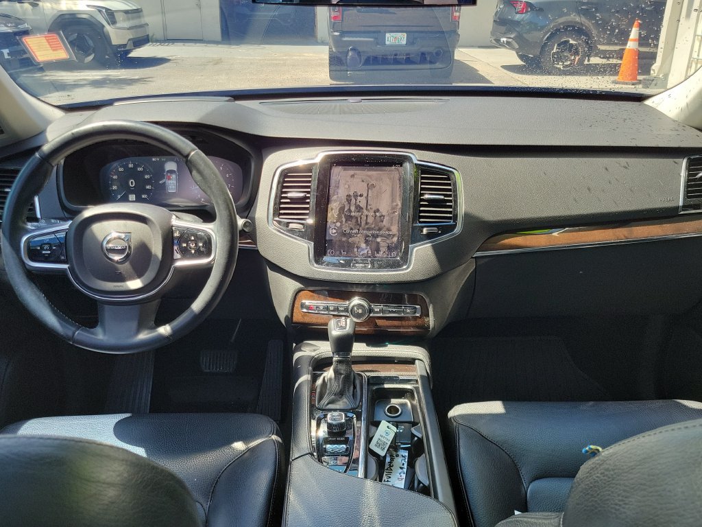 Used 2017 Volvo XC90 T6 Momentum w/ Vision Package AWD/4WD image 9