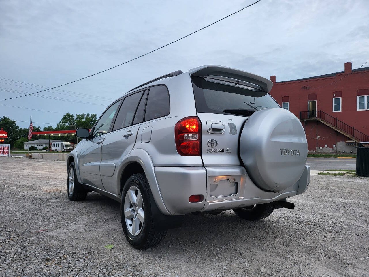 Used 2005 Toyota RAV4 4WD image 3