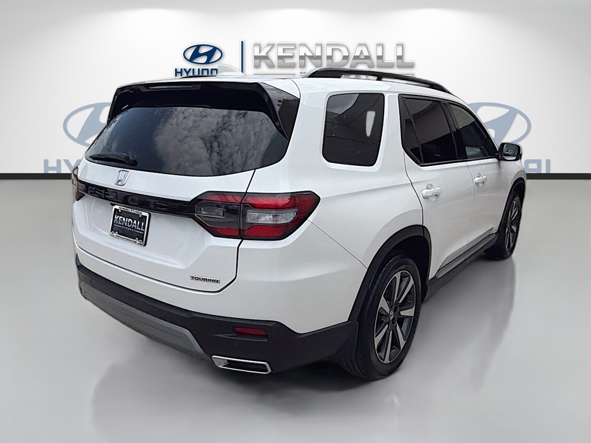 Used 2025 Honda Pilot Touring image 6