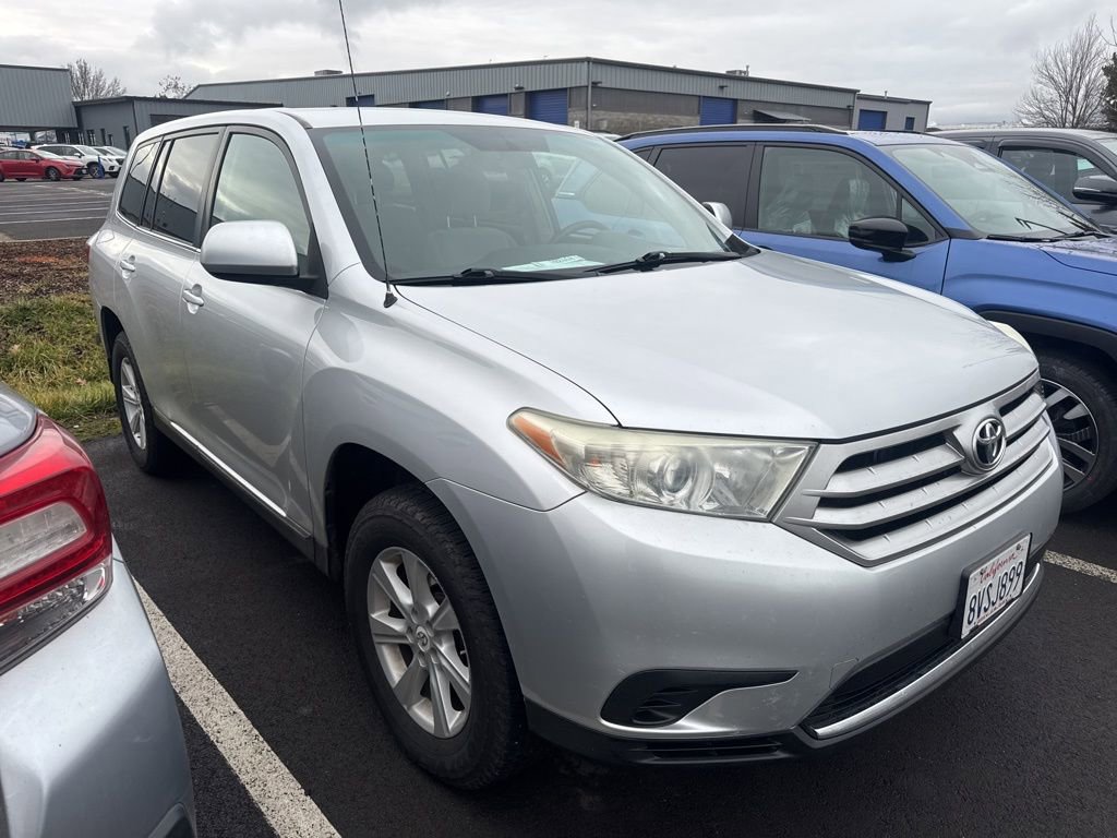 Used 2012 Toyota Highlander SE w/ Tow Pkg image 4