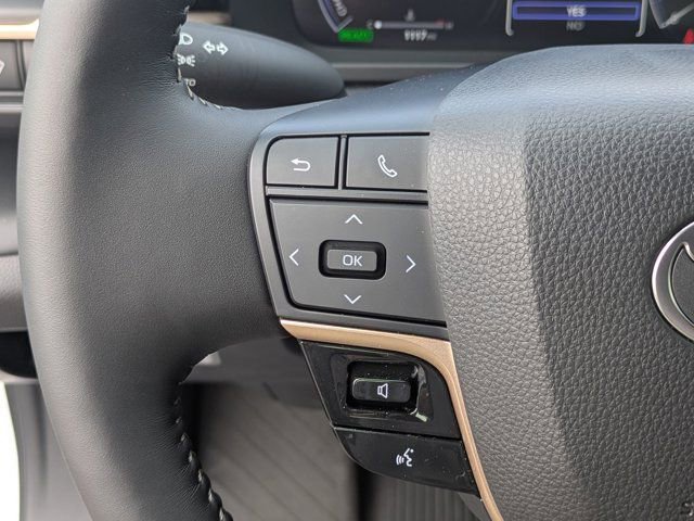 Used 2026 Toyota Crown XLE image 22