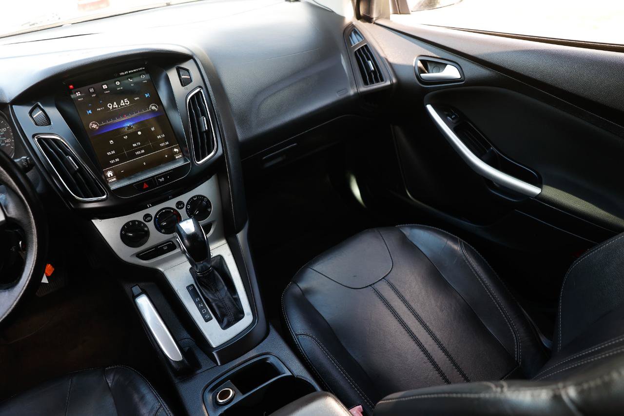 Used 2013 Ford Focus SE FWD image 21