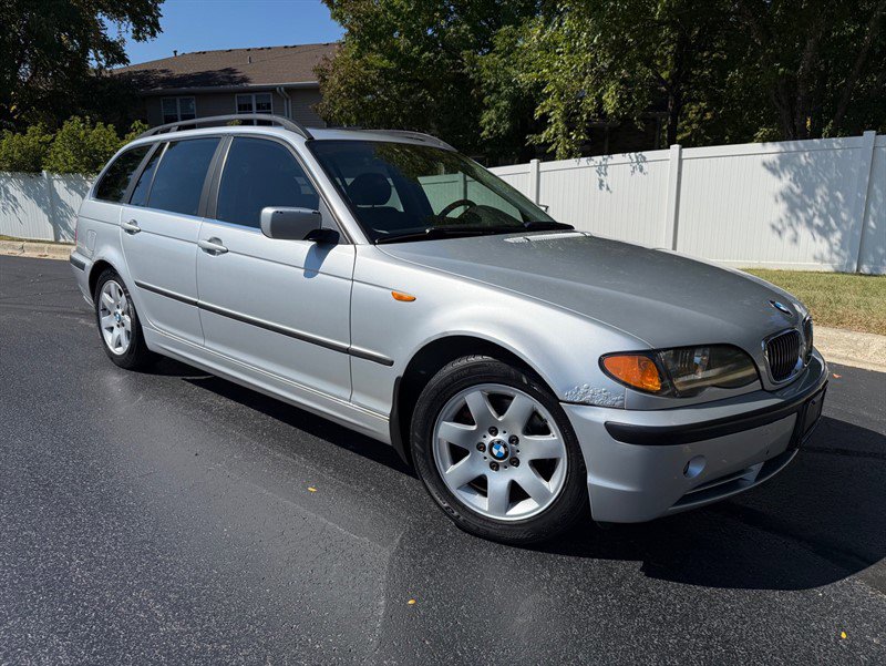 Used 2003 BMW 325i Wagon image 1