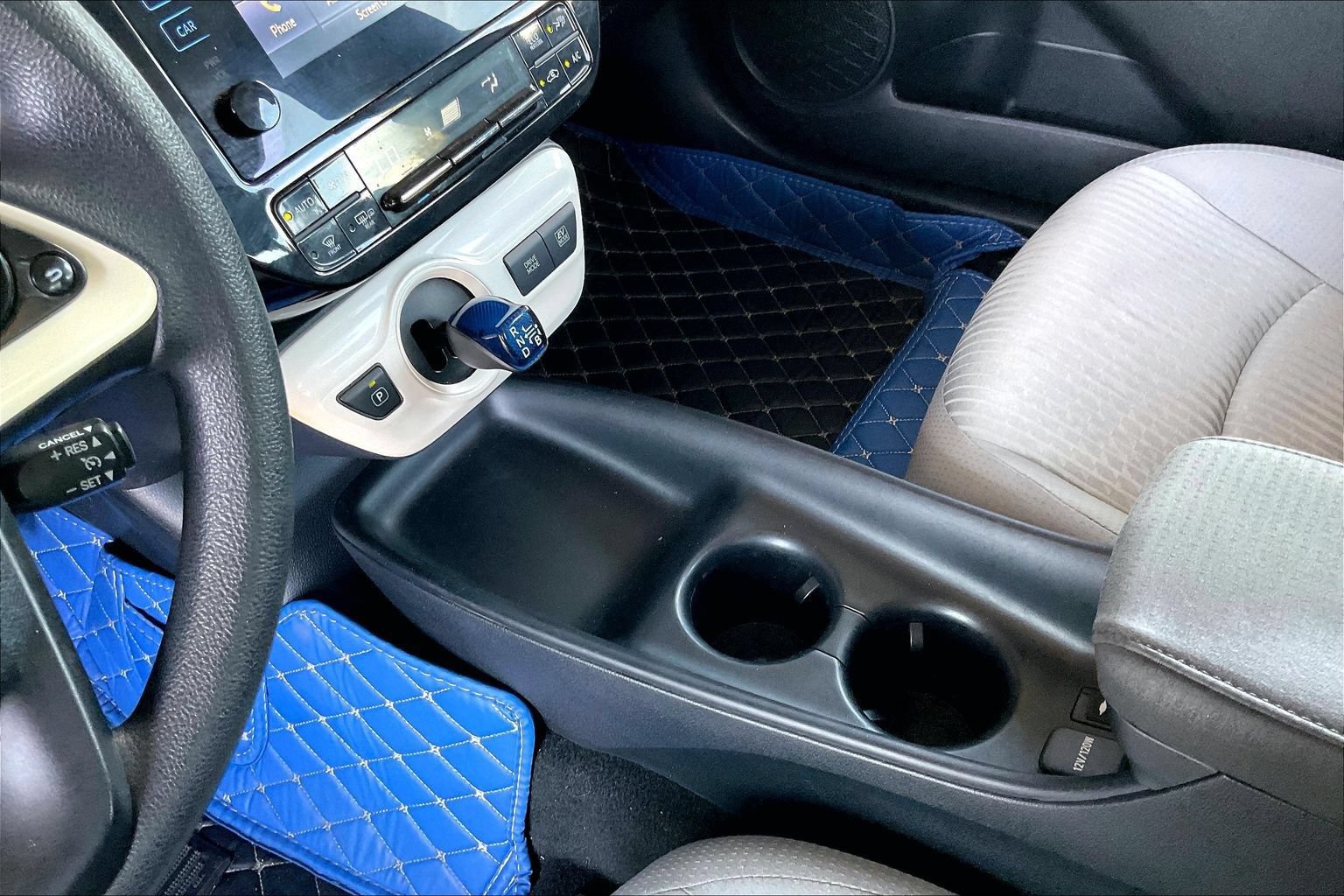 Used 2016 Toyota Prius Two FWD image 15