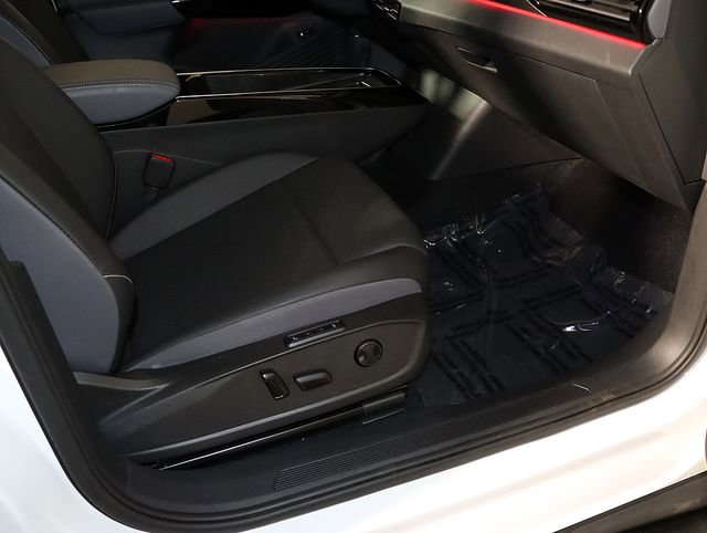 Used 2023 Volkswagen ID.4 Pro S image 38