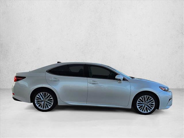Used 2018 Lexus ES 350 w/ Ultra Luxury Package image 4