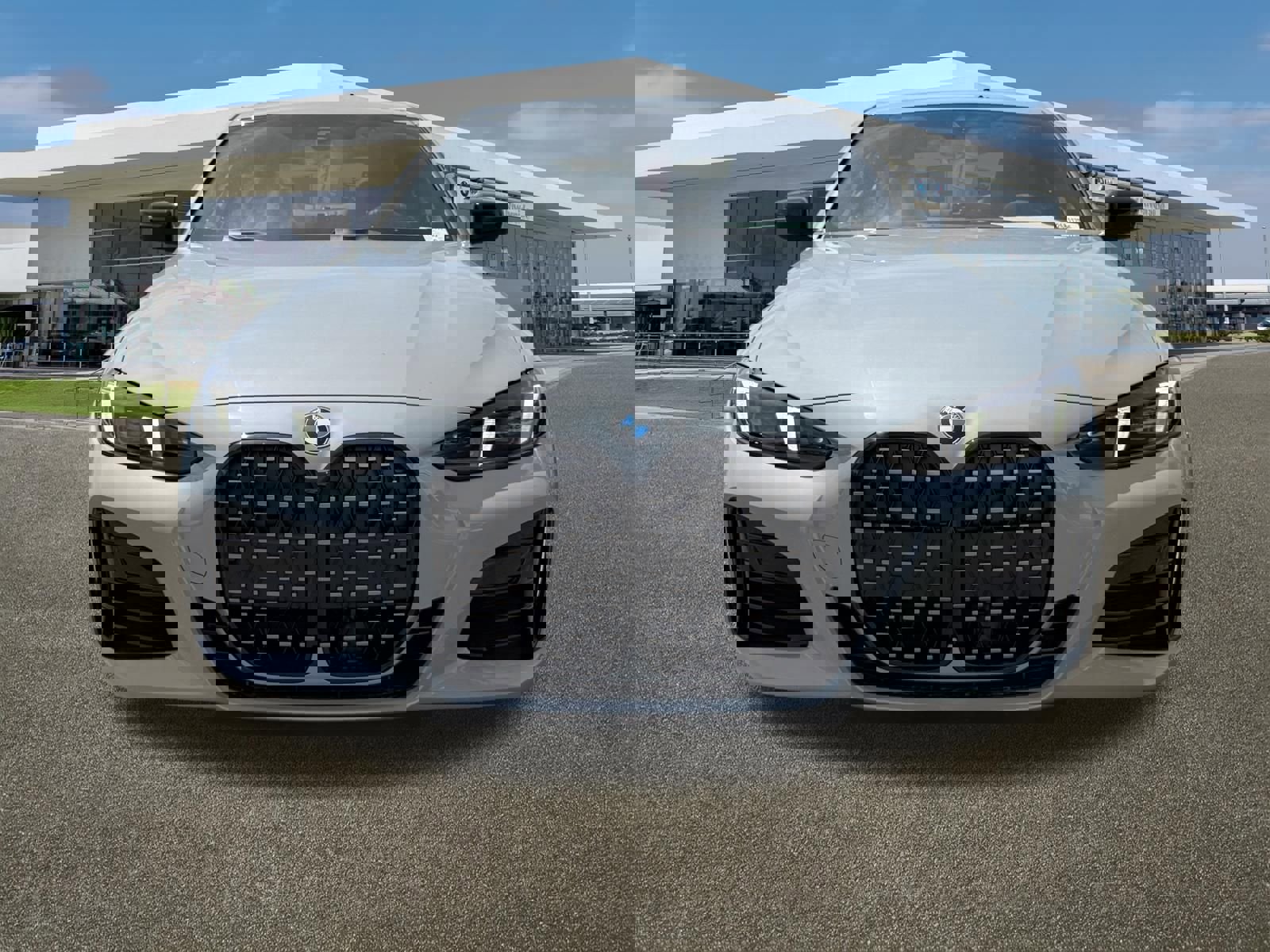 New 2026 BMW 430i Coupe w/ M Sport Package RWD image 3