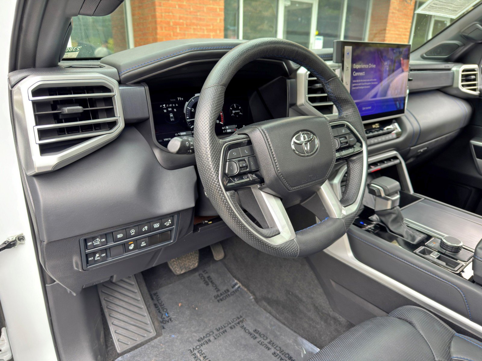 Used 2024 Toyota Tundra Platinum AWD/4WD image 14