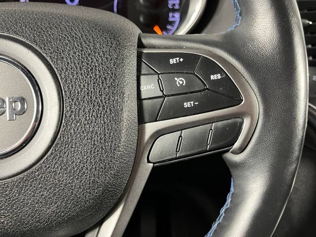 Used 2018 Jeep Grand Cherokee Laredo AWD/4WD image 15