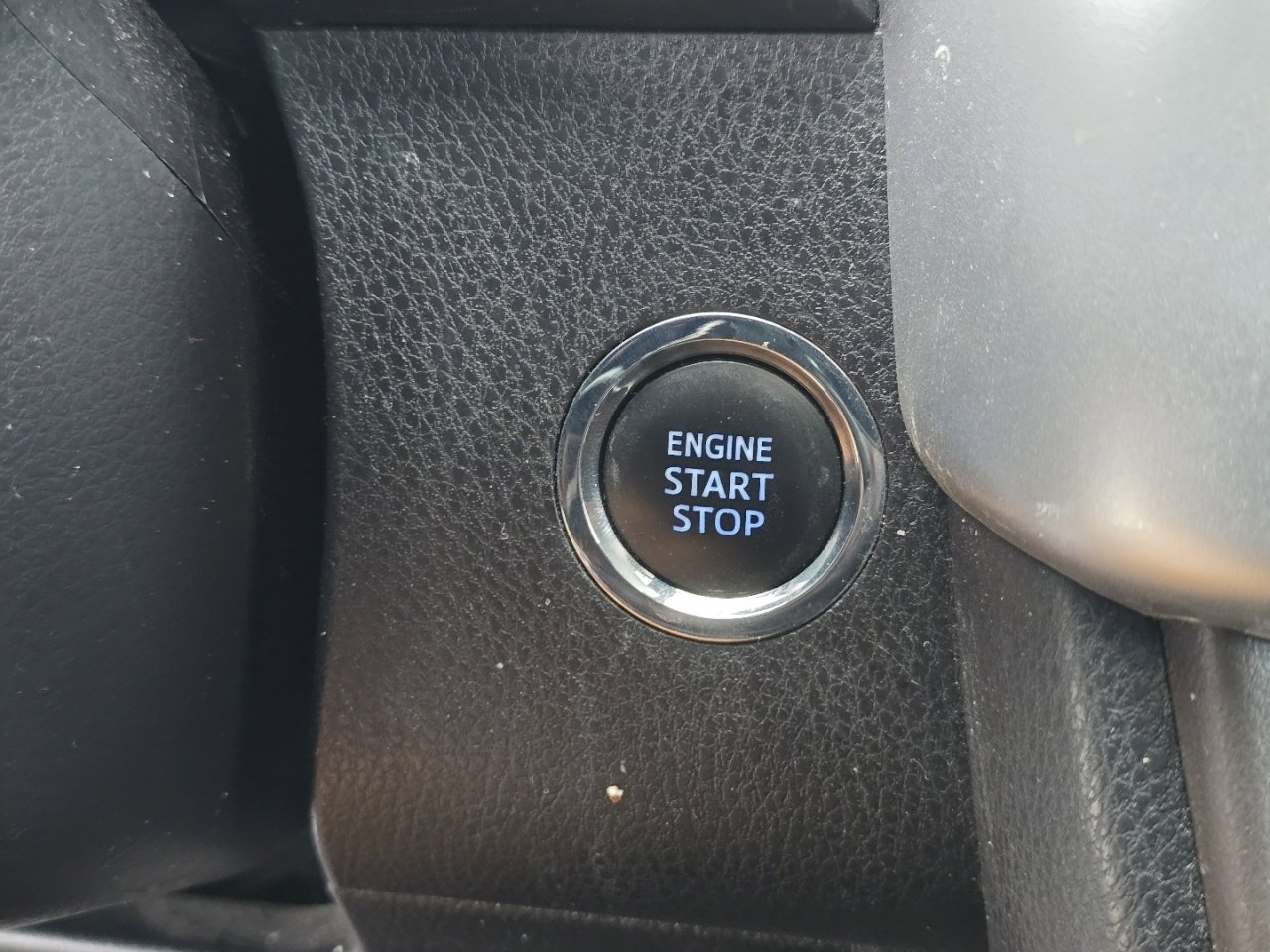 Used 2018 Toyota Highlander XLE image 25