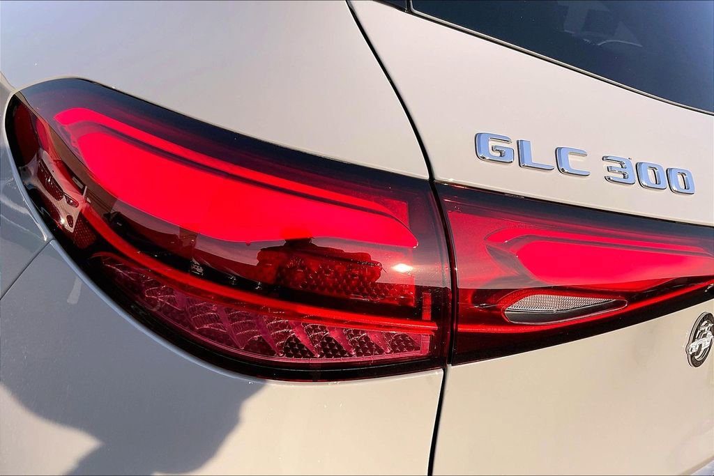 Used 2026 Mercedes-Benz GLC 300 4MATIC image 25