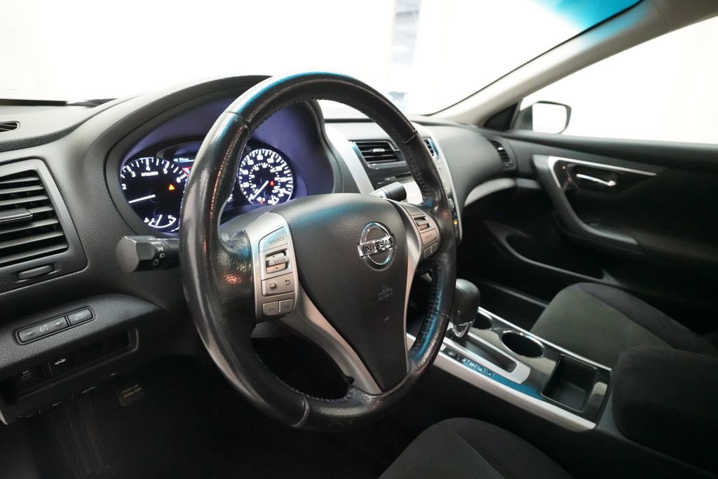 Used 2013 Nissan Altima 2.5 SV FWD image 8