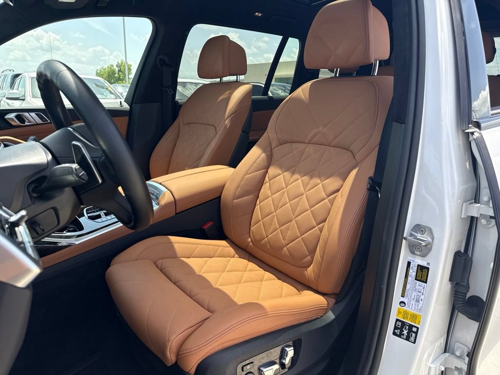 Certified 2024 BMW X7 xDrive40i w/ M Sport Package AWD/4WD image 13