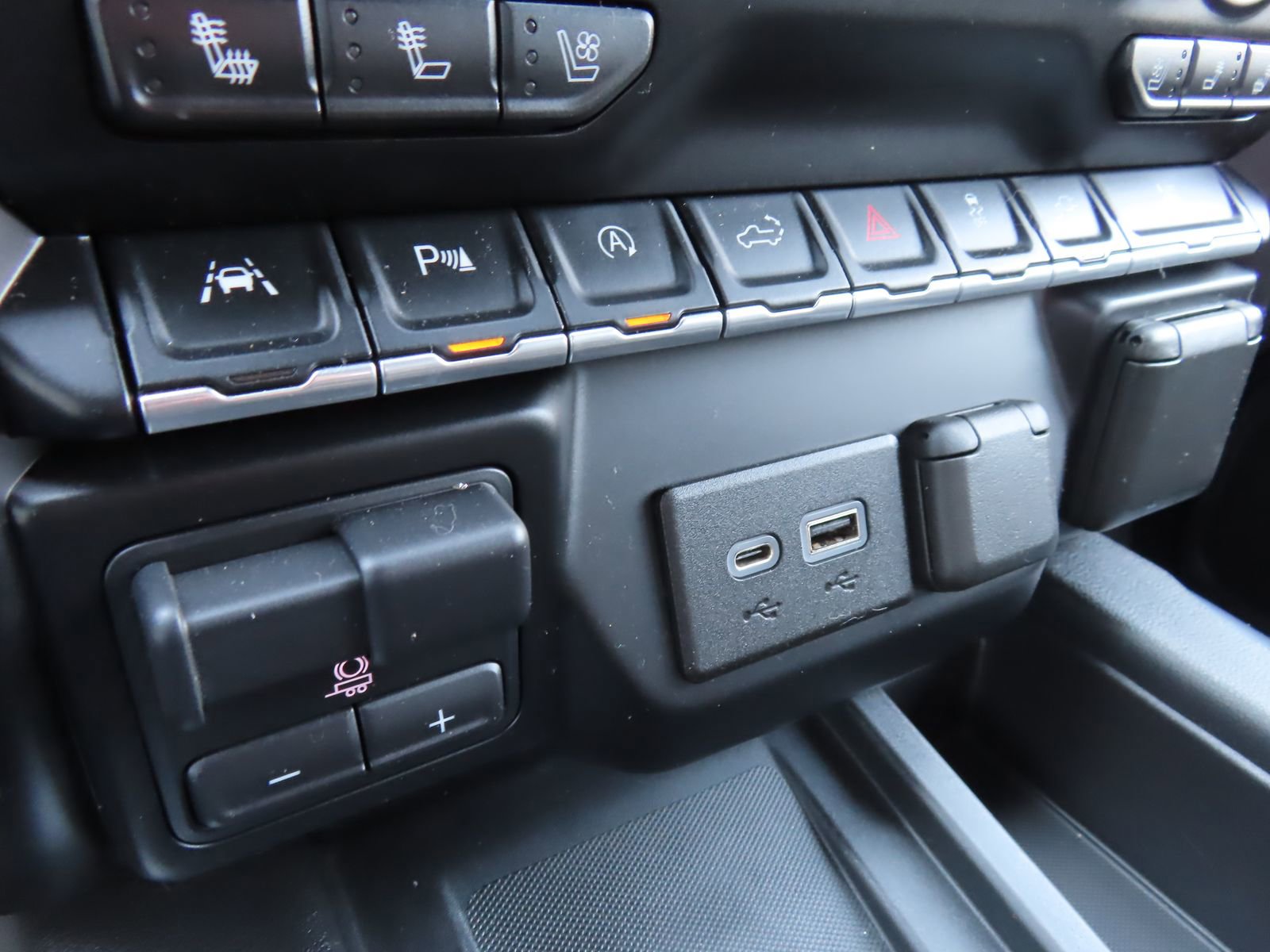 Used 2019 Chevrolet Silverado 1500 High Country AWD/4WD image 28