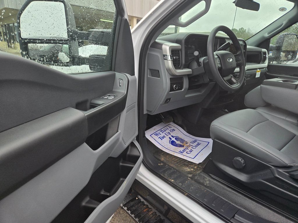 New 2026 Ford F350 XL w/ XL Chrome Package AWD/4WD image 5