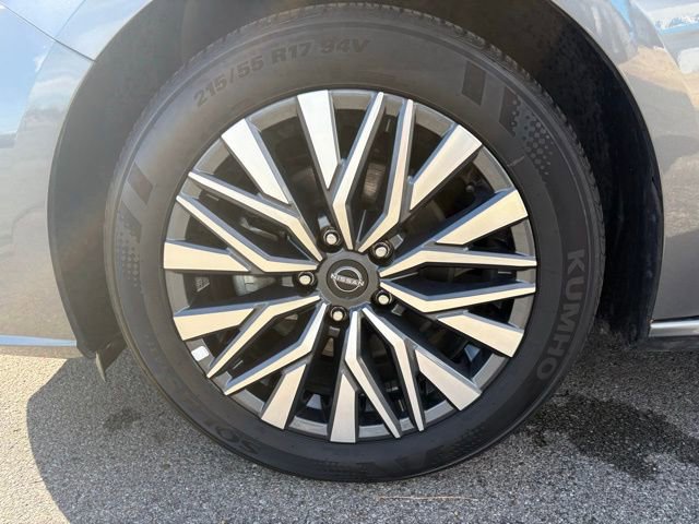 Used 2025 Nissan Altima 2.5 SV image 16