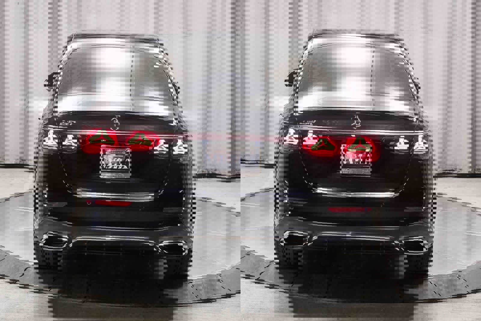 Used 2025 Mercedes-Benz E 350 Sedan image 3