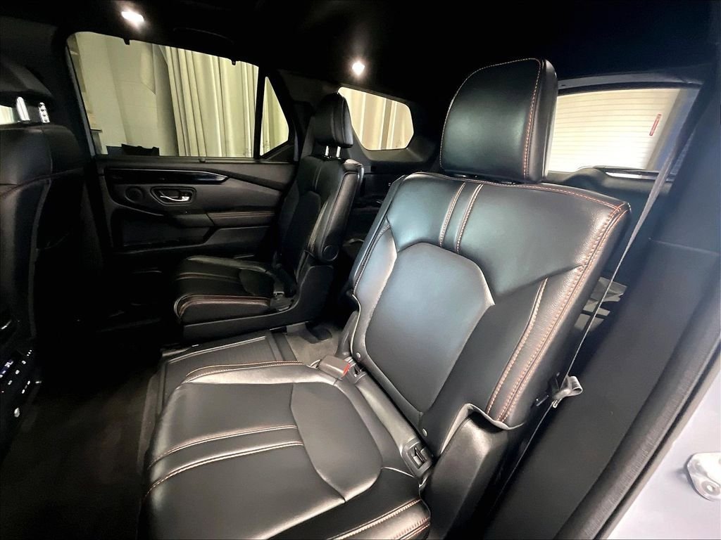 Used 2025 Honda Pilot TrailSport image 15