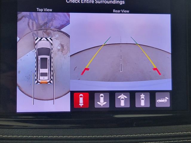 Used 2023 Chrysler Pacifica Limited AWD/4WD image 35