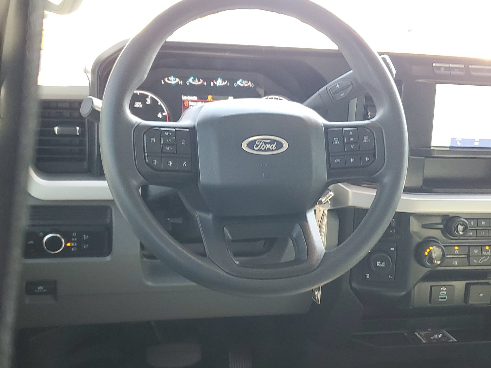 Used 2023 Ford F350 XL w/ 360-Degree Camera Package AWD/4WD image 11