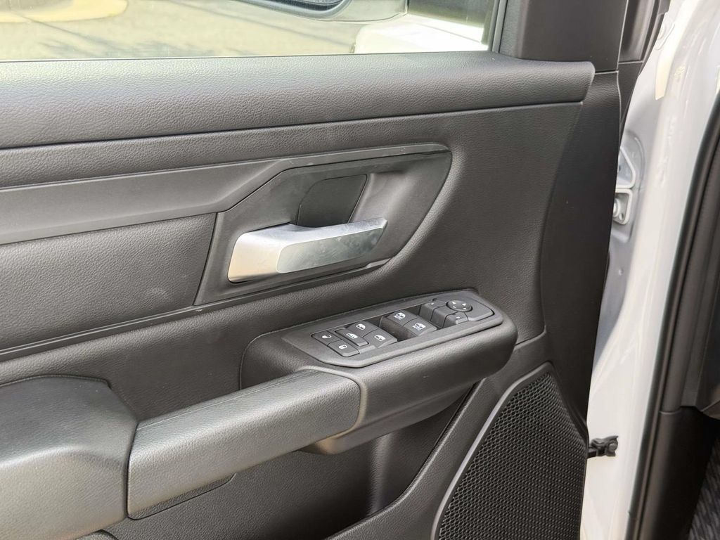 New 2027 RAM 1500 Express AWD/4WD image 31