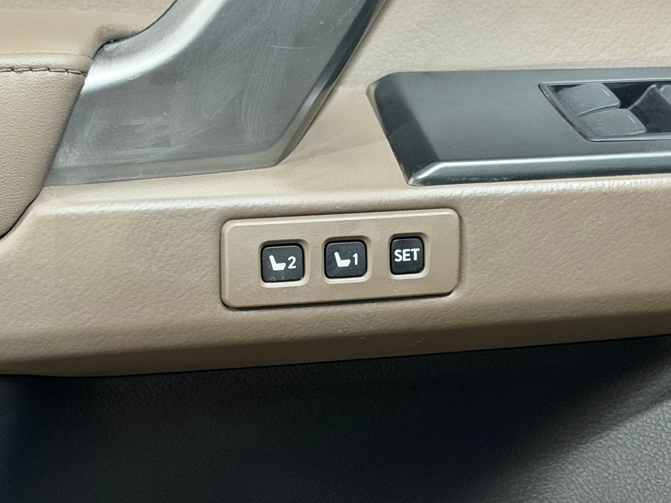 Used 2023 Lexus GX 460 Premium AWD/4WD image 25