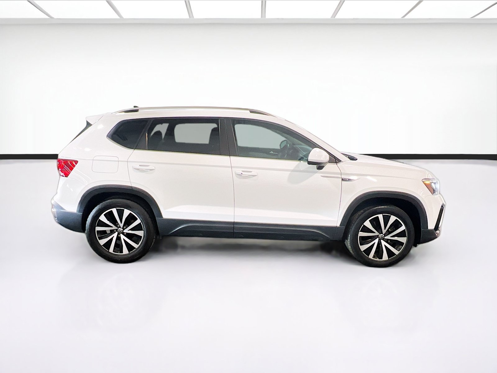 Used 2023 Volkswagen Taos SE FWD image 23