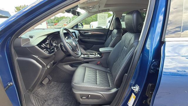 Used 2023 Buick Envision Avenir FWD image 33