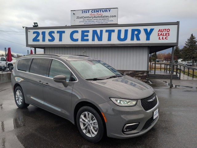 Used 2022 Chrysler Pacifica Touring image 1