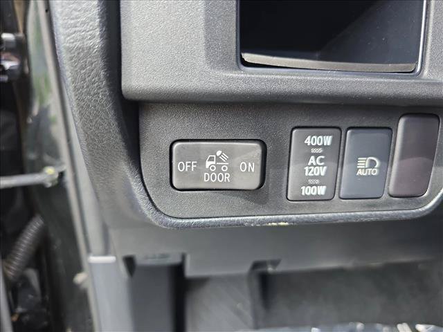 Used 2019 Toyota Tacoma TRD Sport AWD/4WD image 25