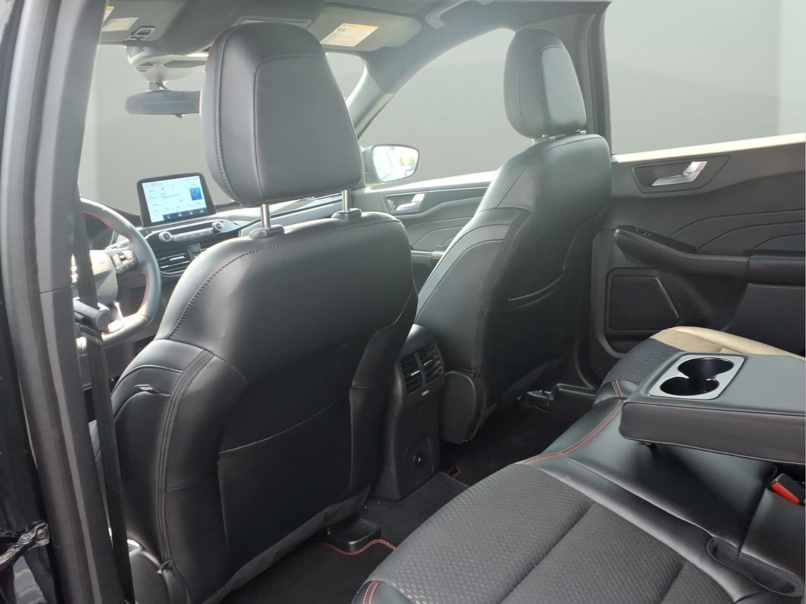 Used 2023 Ford Escape ST-Line Select AWD/4WD image 24