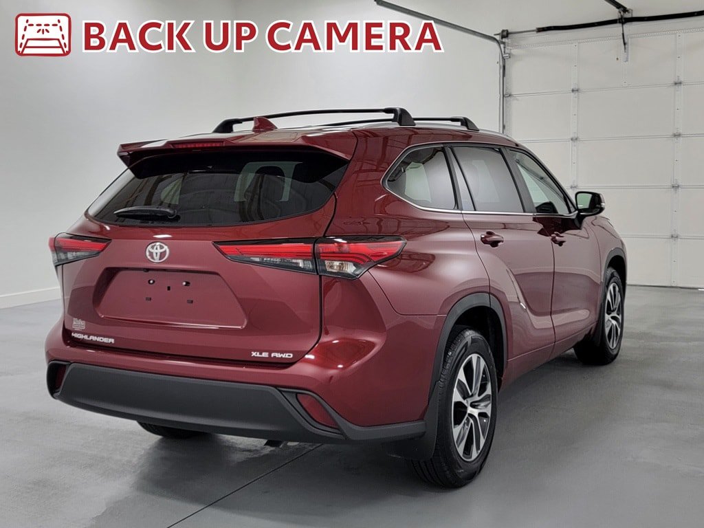 Used 2023 Toyota Highlander XLE AWD/4WD image 8