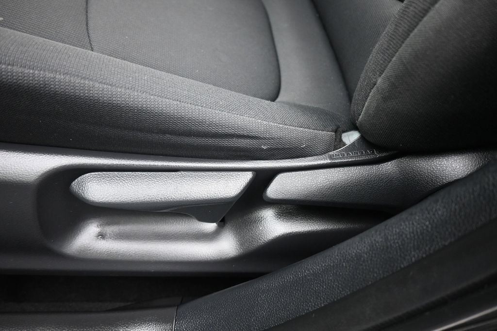 Used 2021 Toyota Corolla LE w/ Carpet Mat Package (TMS) FWD image 12